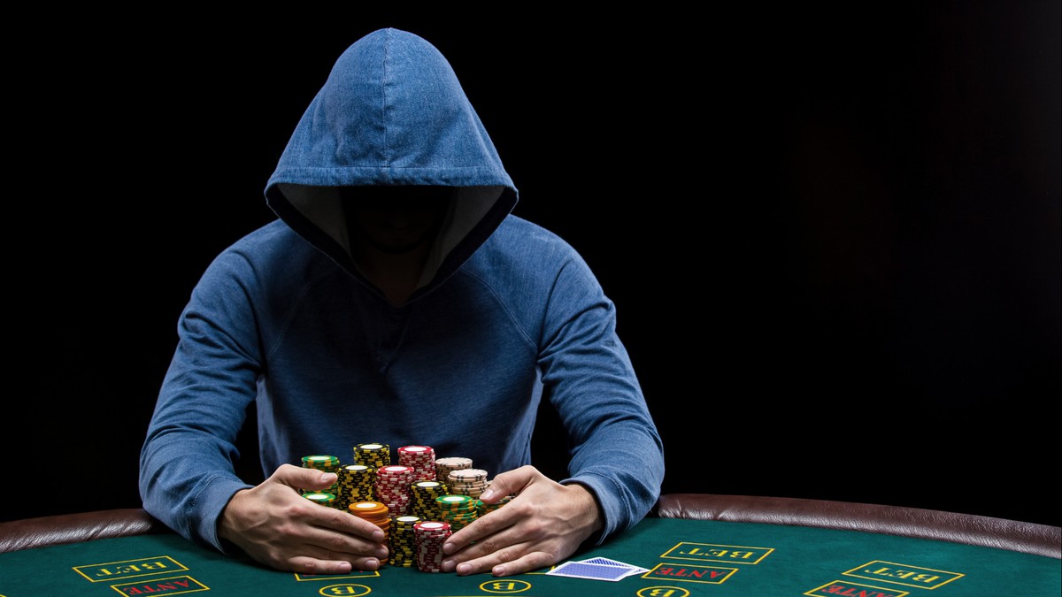 What are the types of stud poker games?