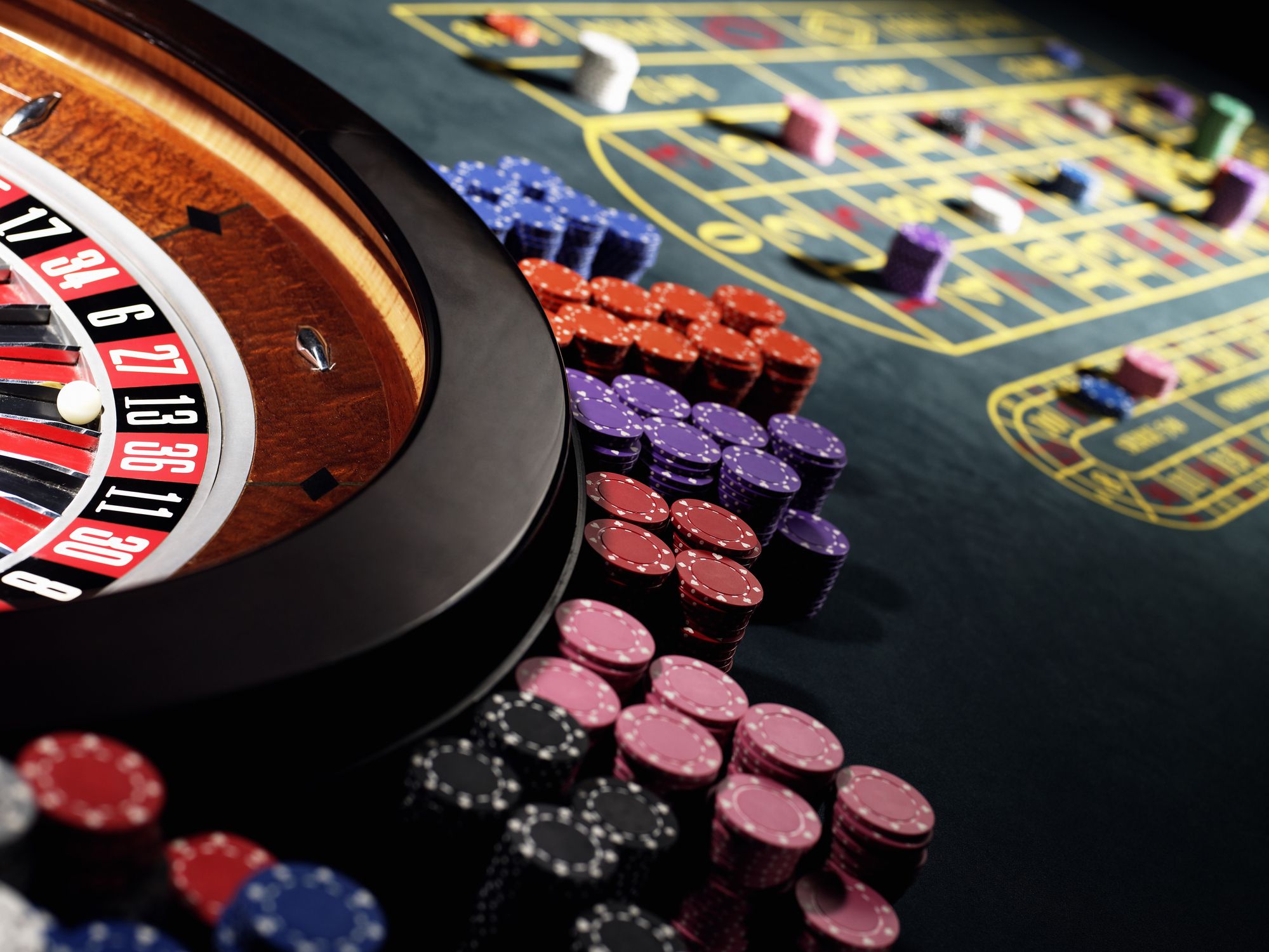 The Benefits of Casino Rewards for Regular Players and High Rollers